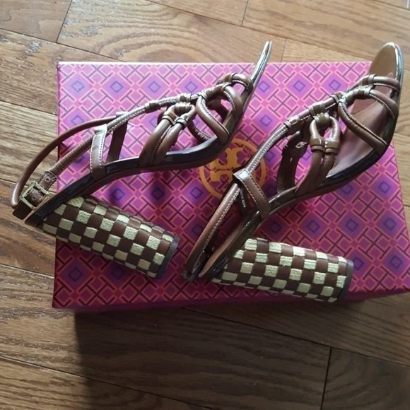 TORY Burch brown leather sandals - Picture 4 of 8